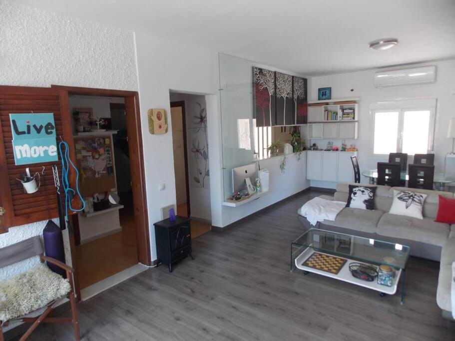 Spacious 2 Bedroom W/ Own Pool 5 Minutes Walk To Beach 캄포아모르 외부 사진
